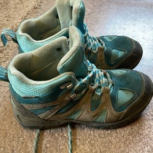 Ll bean kids hiking boots. Size 6. Blue